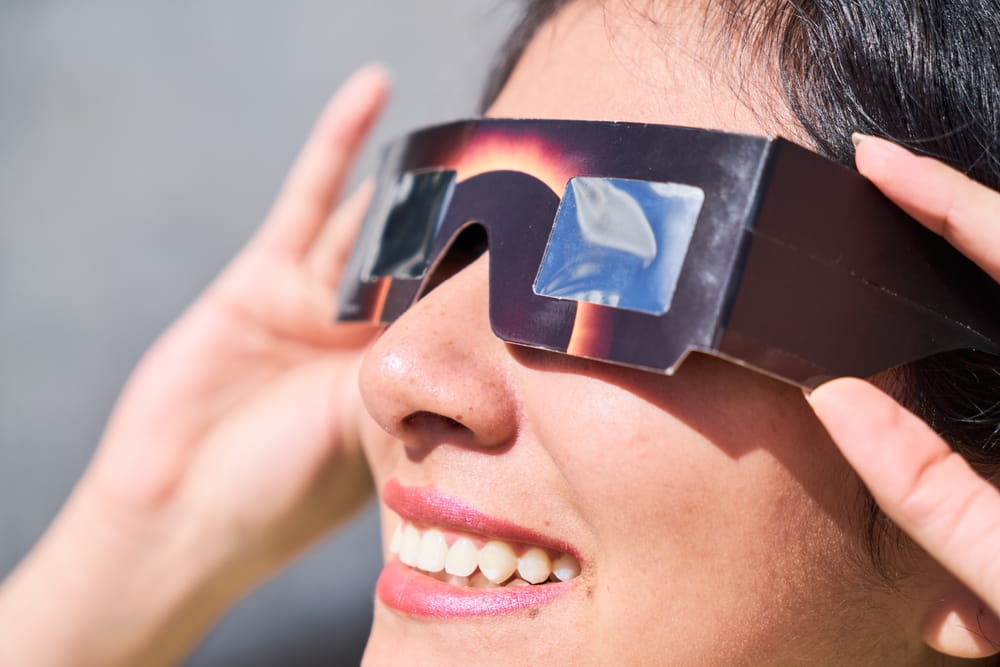 Gafas homologadas para observar el eclipse solar de 2026 en Alicante